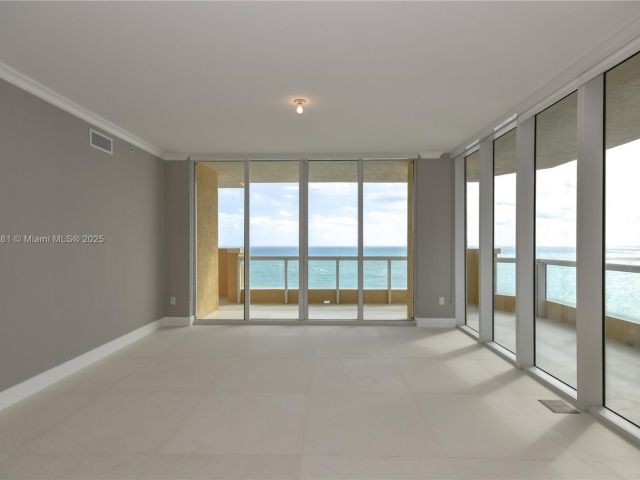 Apartment for rent  Unit #2706 - photo 6218347