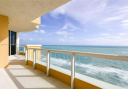 Apartment #2706 at Acqualina