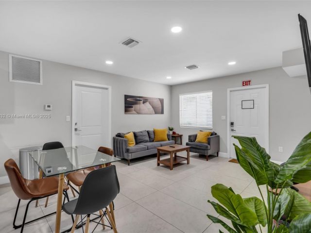 Home for sale at 507 NW 8th Ave #2 - photo 6213479