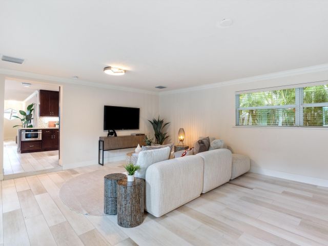 Home for sale at 211 NW 17th Street - photo 6223584