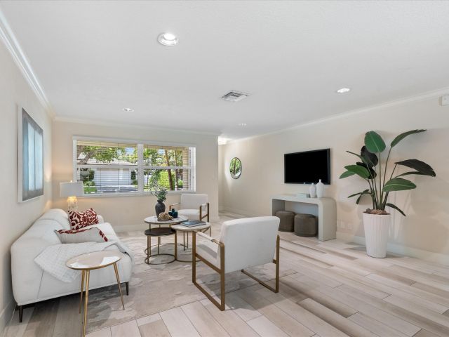 Home for sale at 211 NW 17th Street - photo 6223591