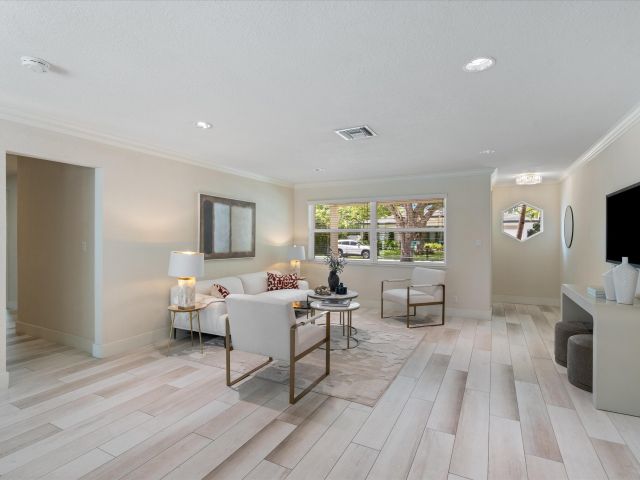 Home for sale at 211 NW 17th Street - photo 6223592