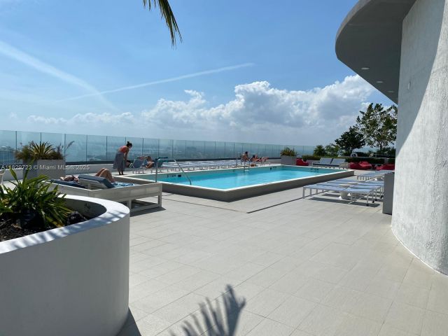 Apartment for rent  Unit #1706 - photo 6219647