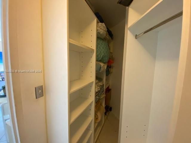 Apartment for rent  Unit #1002 - photo 6219410