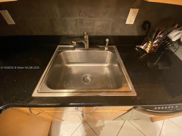 Apartment for rent  Unit #1002 - photo 6219414