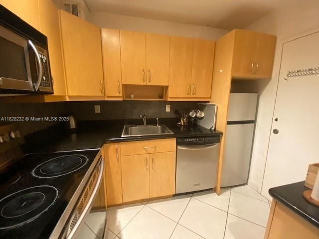 Apartment for rent  Unit #1002 - photo 6219416