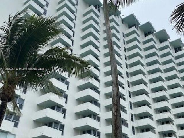 Apartment for rent  Unit #1002 - photo 6219426