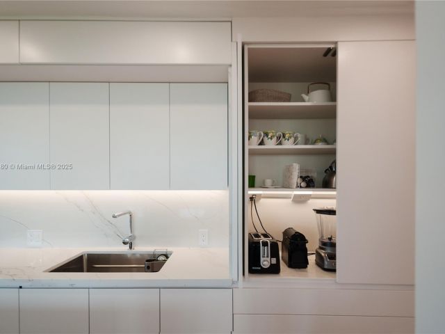 Apartment for rent  Unit #D301 - photo 6218702