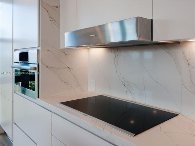 Apartment for rent  Unit #D301 - photo 6218704