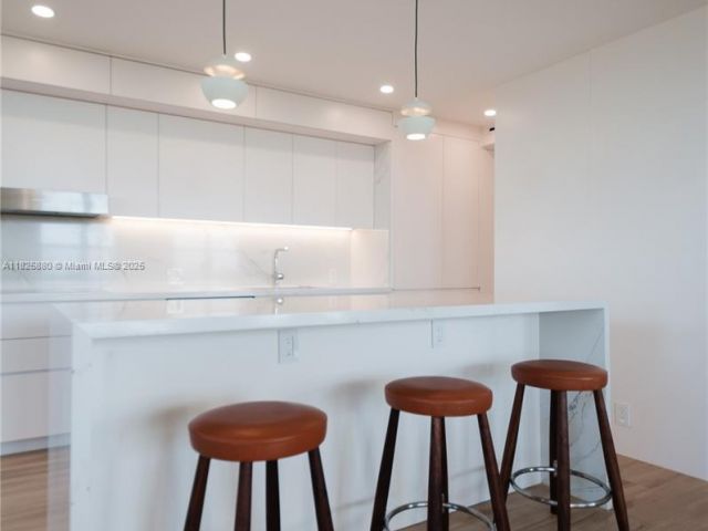 Apartment for rent  Unit #D301 - photo 6218705