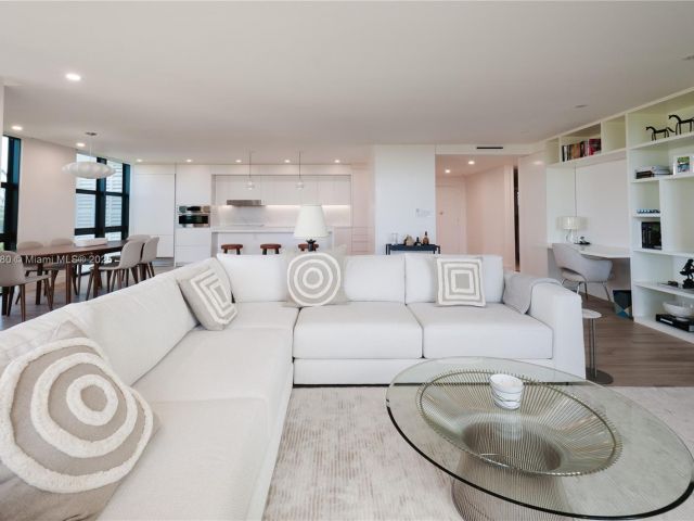 Apartment for rent  Unit #D301 - photo 6218717