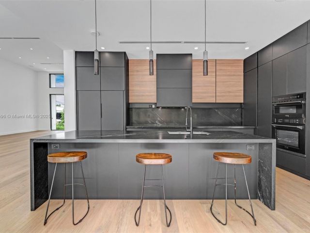 Home for sale at 630 NE 82nd Ter - photo 6223703