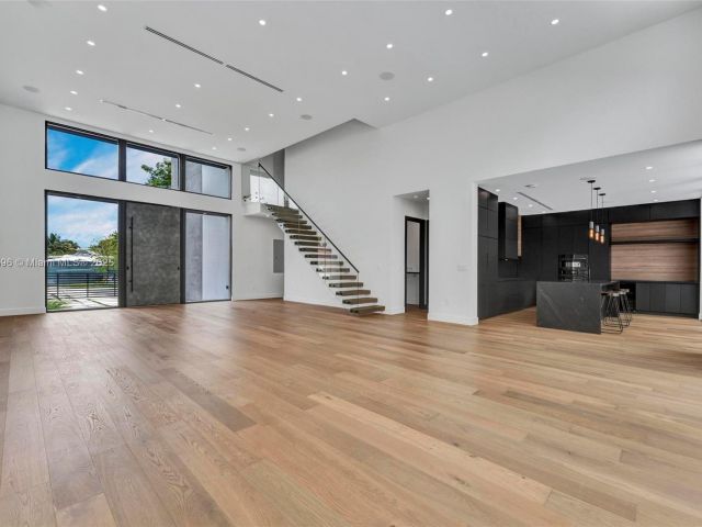 Home for sale at 630 NE 82nd Ter - photo 6223708