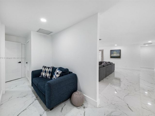 Home for sale at 2101 NW 14th Ave - photo 6233948