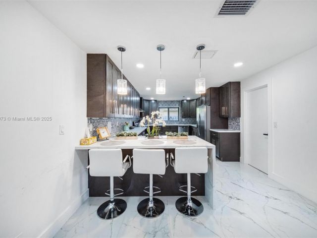 Home for sale at 2101 NW 14th Ave - photo 6233951