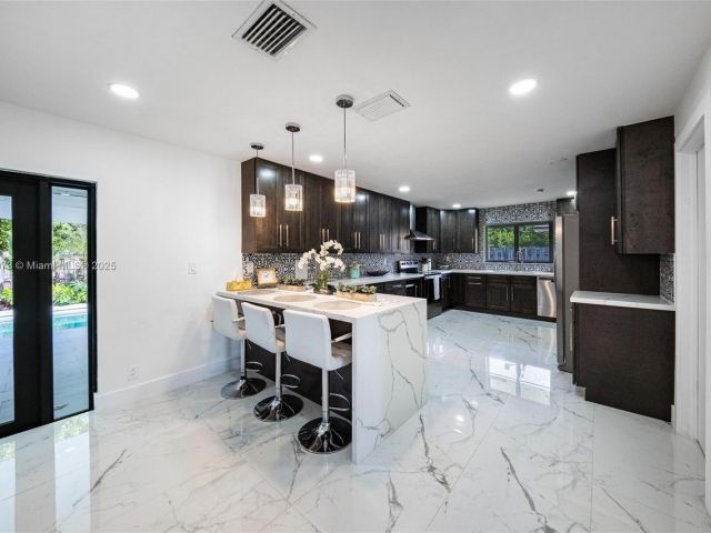 Home for sale at 2101 NW 14th Ave - photo 6233952