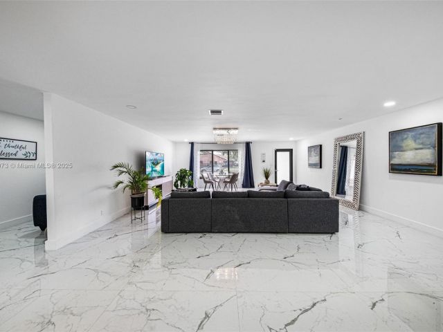 Home for sale at 2101 NW 14th Ave - photo 6233957