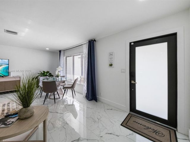 Home for sale at 2101 NW 14th Ave - photo 6233958