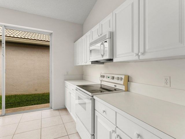 Home for rent at 7728 Edinburough Lane - photo 6219268