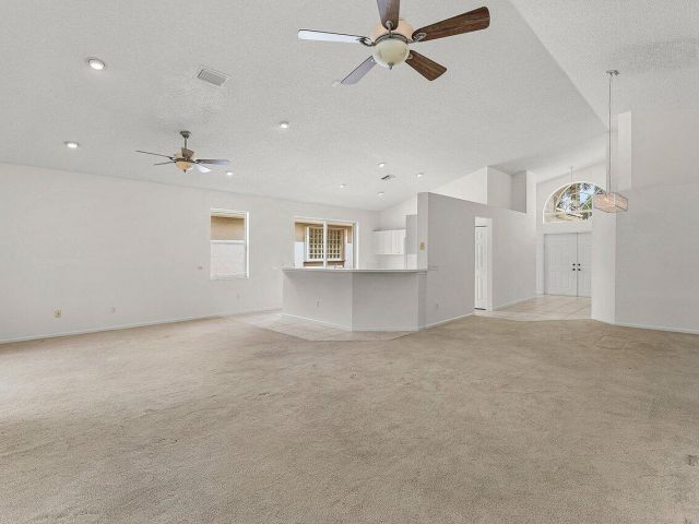 Home for rent at 7728 Edinburough Lane - photo 6219274