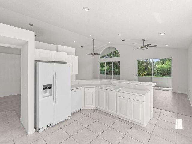 Home for sale at 7728 Edinburough Lane - photo 6533114