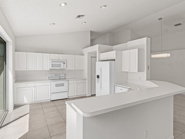 Home for sale at 7728 Edinburough Lane - photo 6533116