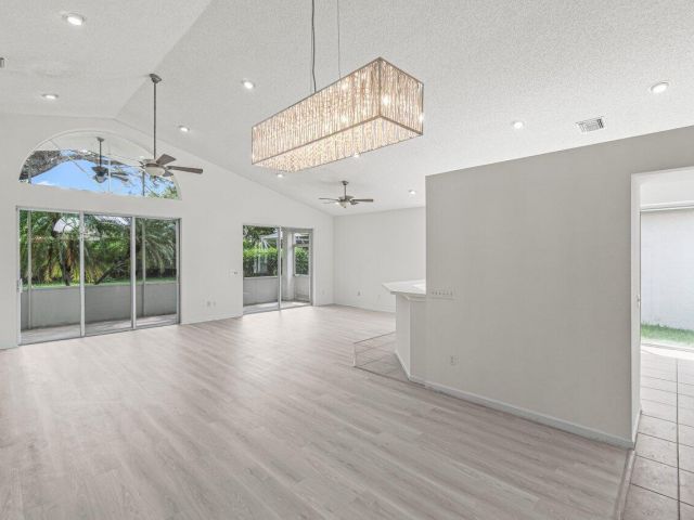 Home for sale at 7728 Edinburough Lane - photo 6533122