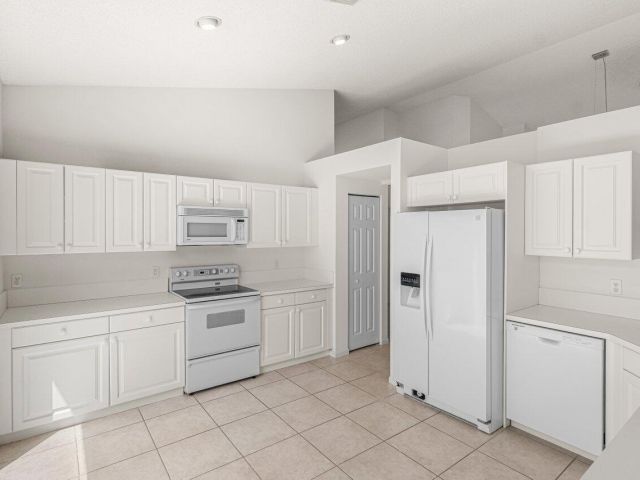 Home for sale at 7728 Edinburough Lane - photo 6533125