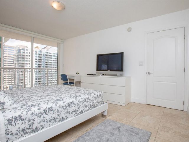 Apartment for rent  Unit #2704 - photo 6219732