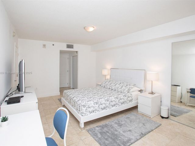 Apartment for rent  Unit #2704 - photo 6219733