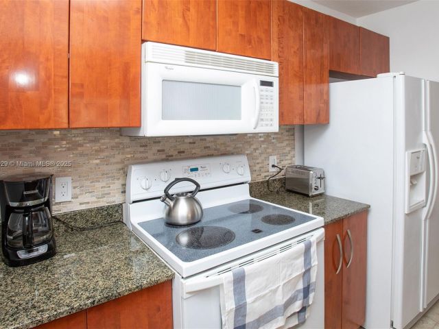 Apartment for rent  Unit #2704 - photo 6219738