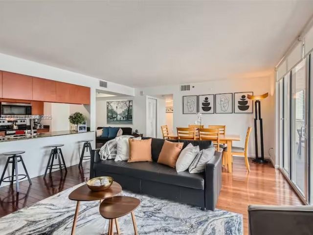 Apartment for sale  Unit #3923 - photo 6244182