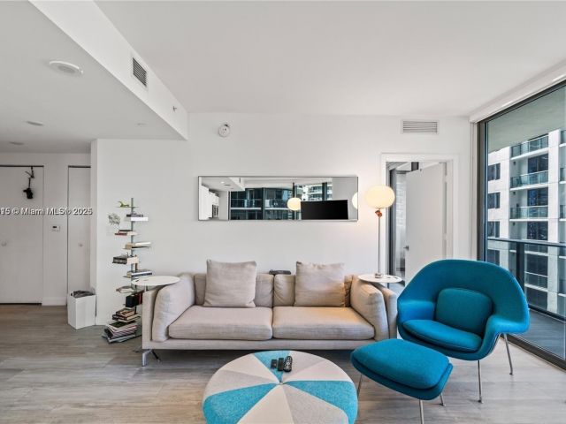 Apartment for sale  Unit #1801 - photo 6247460