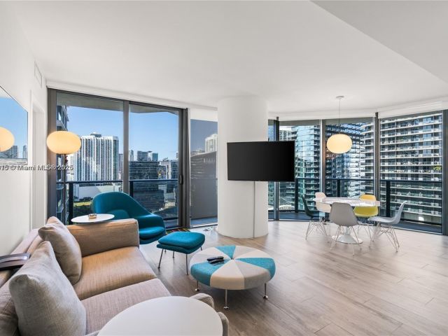 Apartment for sale  Unit #1801 - photo 6247467