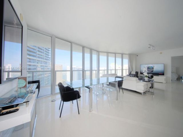 Apartment for sale  Unit #4004 - photo 6219813