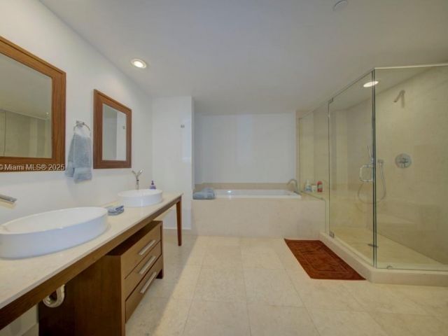 Apartment for sale  Unit #4004 - photo 6219814