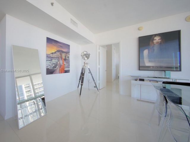 Apartment for sale  Unit #4004 - photo 6219817