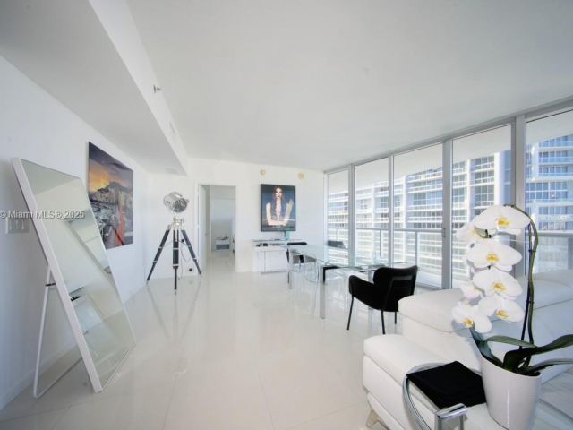 Apartment for sale  Unit #4004 - photo 6219818