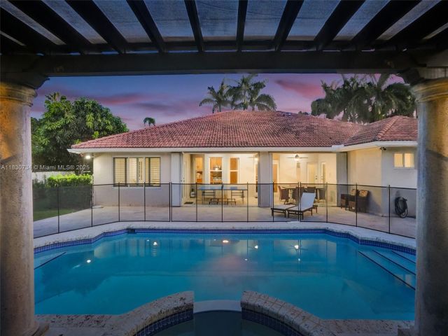 Home for rent at 12401 SW 77th St 12401 - photo 6222144