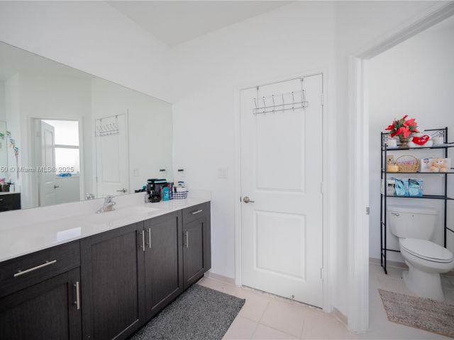 Home for sale at 1388 SE 27th Ter - photo 6246548