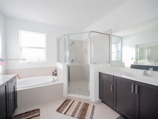 Home for sale at 1388 SE 27th Ter - photo 6246550