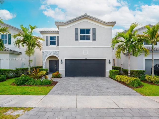 Home for sale at 1388 SE 27th Ter - photo 6246566