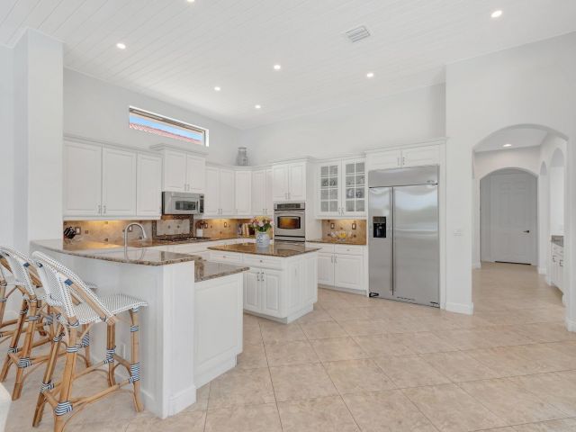 Home for sale at 15652 Glencrest Avenue - photo 6764738