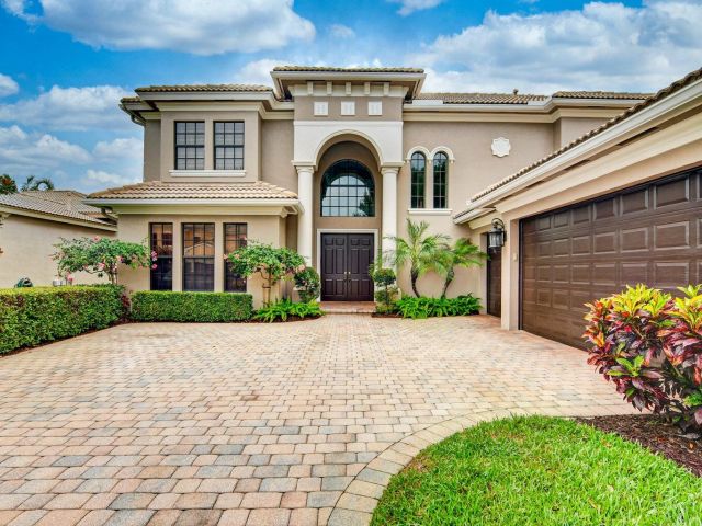 Home for sale at 15652 Glencrest Avenue - photo 6764748