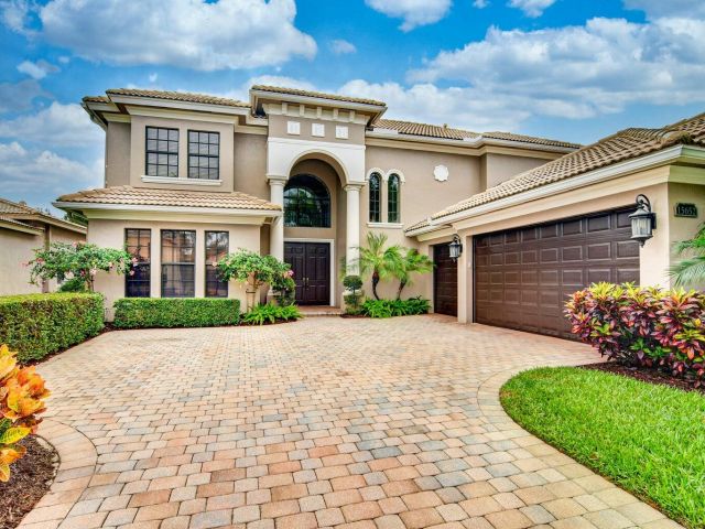 Home for sale at 15652 Glencrest Avenue - photo 6764749