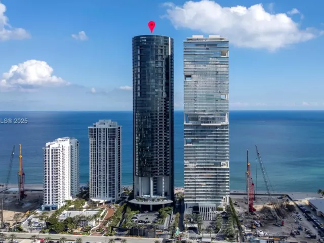 4-bedroom condo for sale in Sunny Isles Beach - 18555 Collins Ave 2303 - MondialRealty