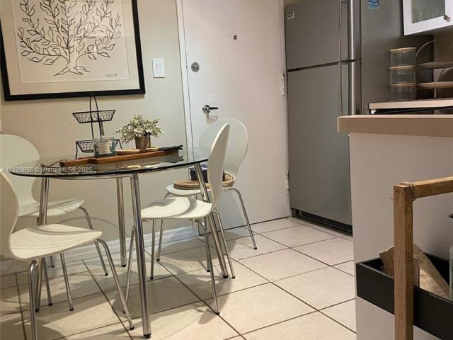 Apartment for rent  Unit #308 - photo 6227223