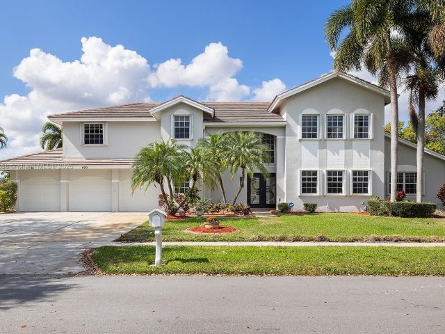 Home for sale at 620 NW 204th Ave - photo 6228148