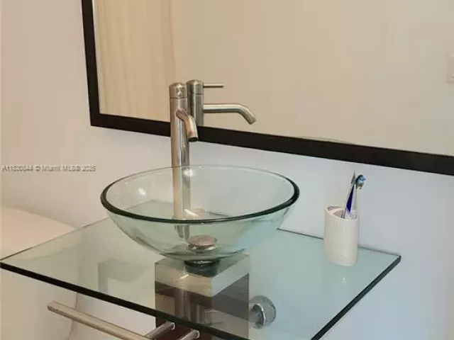 2-bedroom condo for sale in Miami - 350 S Miami Ave 3214 - MondialRealty