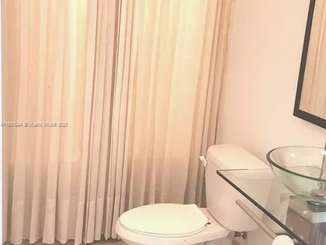 2-bedroom condo for sale in Miami - 350 S Miami Ave 3214 - MondialRealty